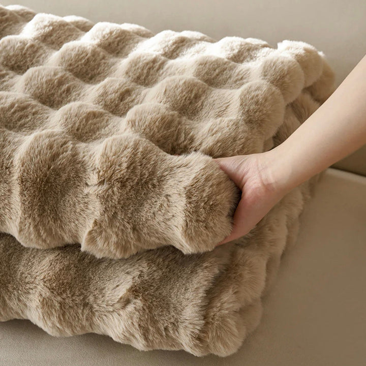 Luxe Fluffy Blanket - Emmey | Luxury Throw Blanket